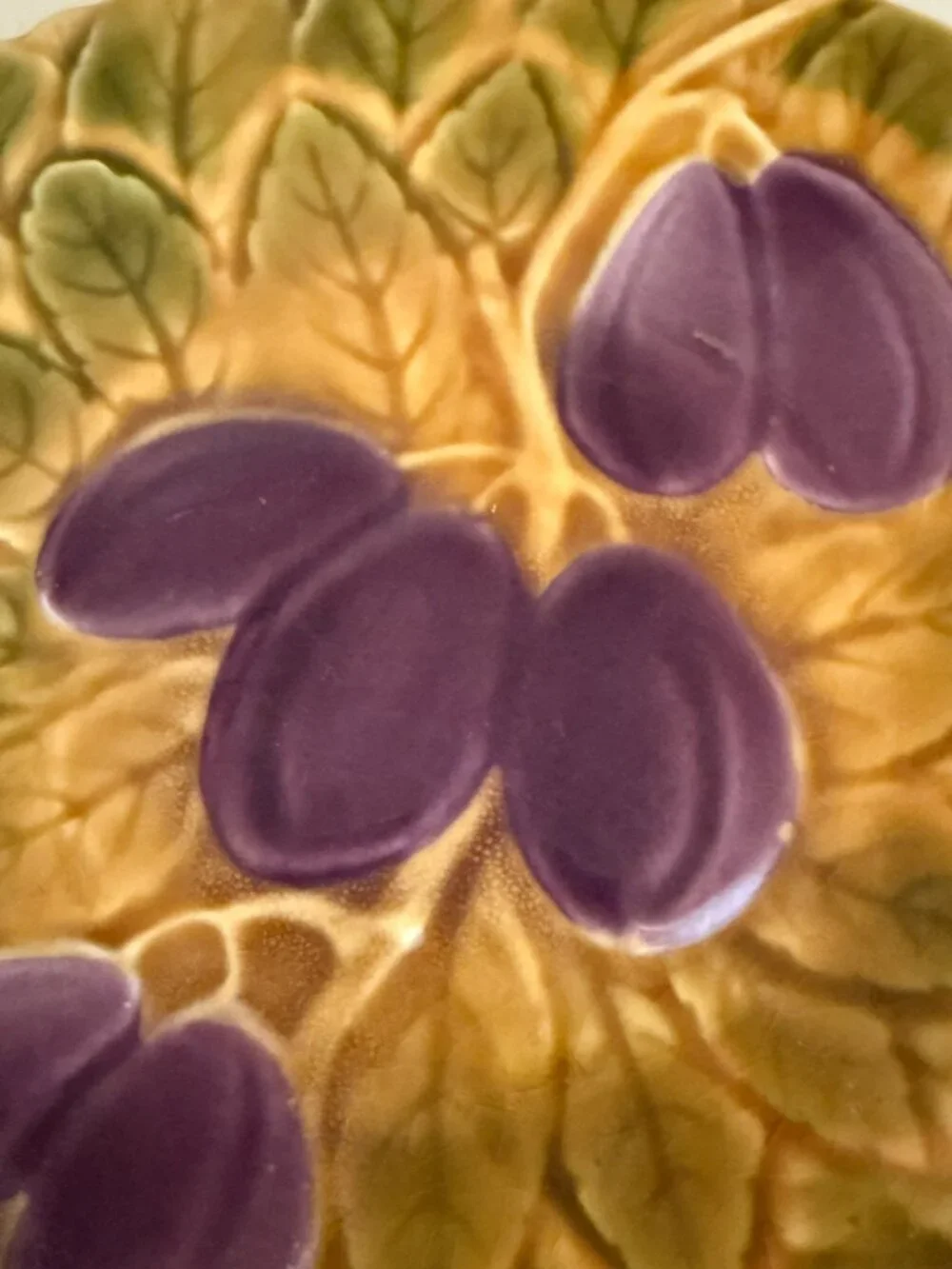 Eight French Vintage Sarreguemines Majorcan Fruit Plates in Pristine Condition